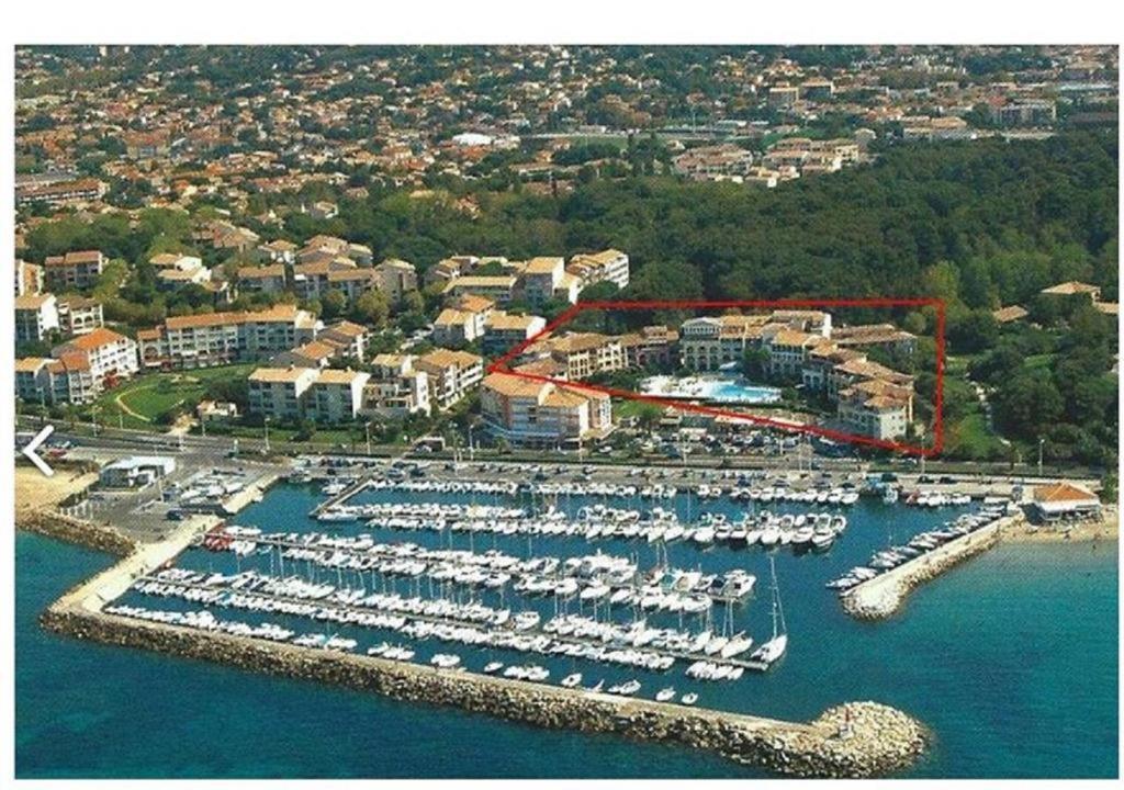 Appartement T2 Avec Piscine A 100 M De La Plage Six-Fours-les-Plages Luaran gambar