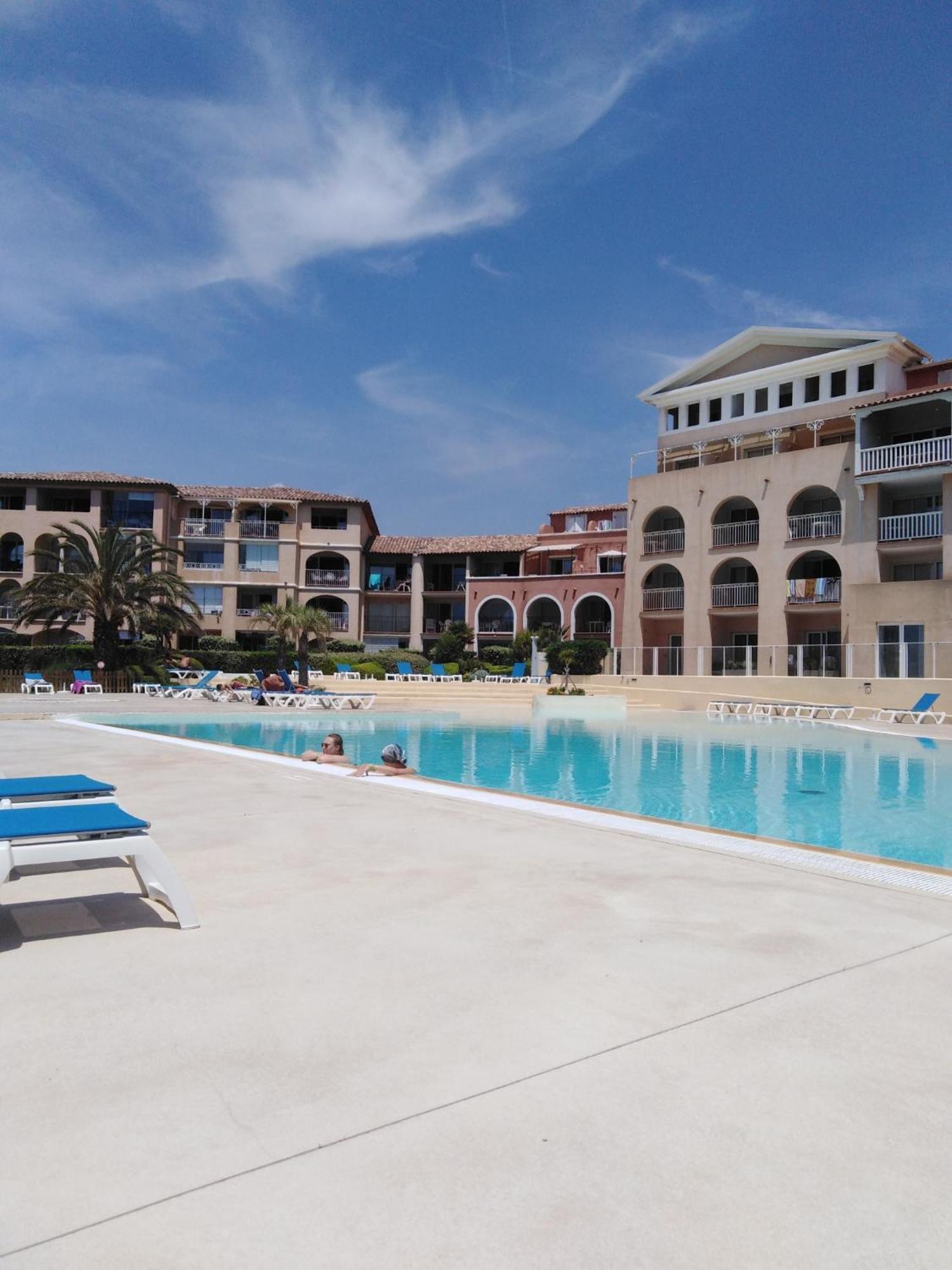 Appartement T2 Avec Piscine A 100 M De La Plage Six-Fours-les-Plages Luaran gambar