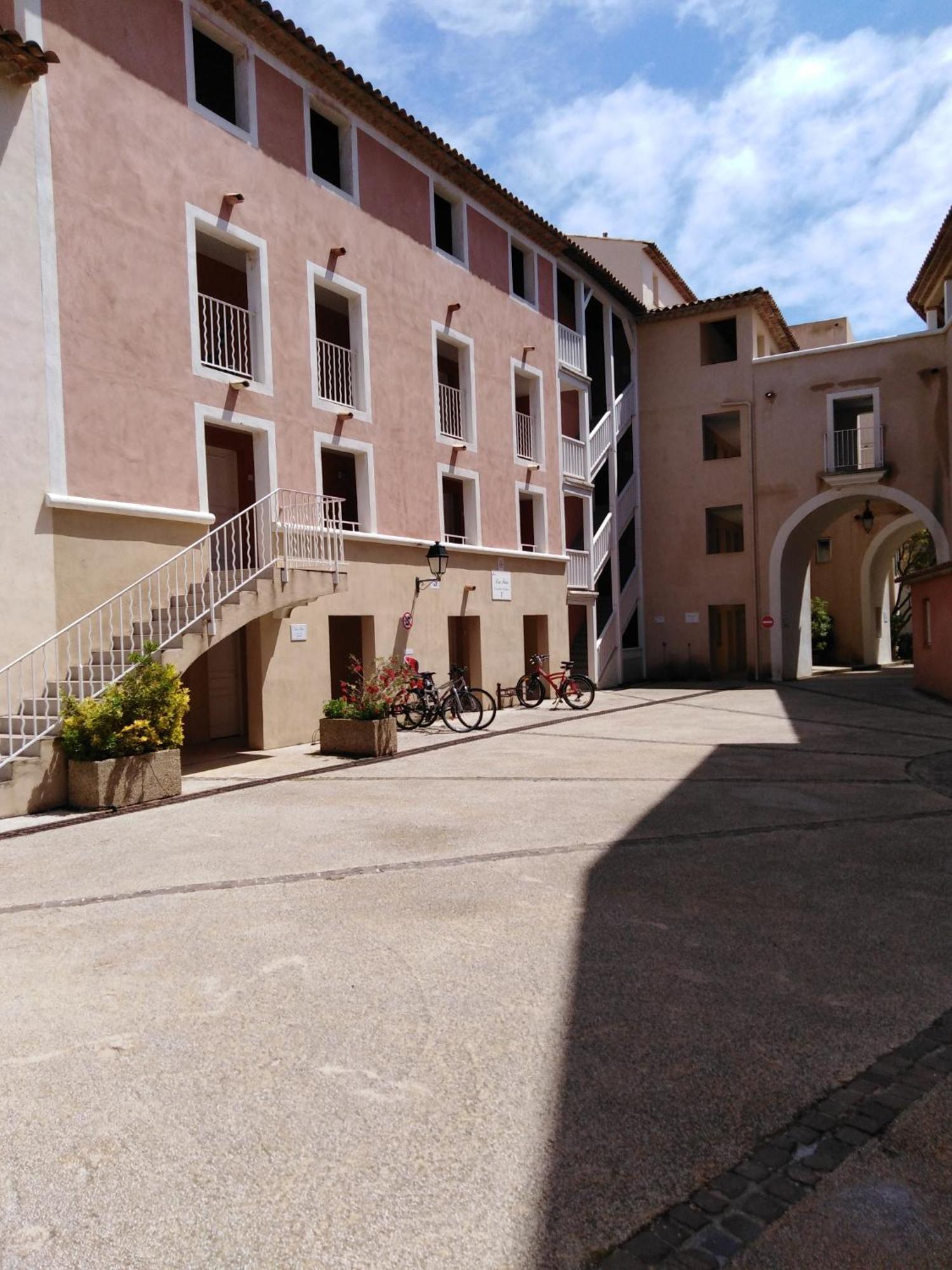 Appartement T2 Avec Piscine A 100 M De La Plage Six-Fours-les-Plages Luaran gambar